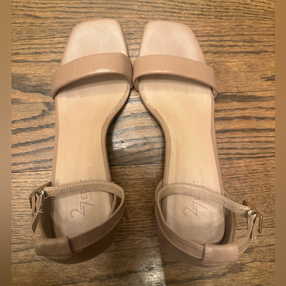 Naturalizer 27 Edit Nude Leather Ankle Strap Block Heel Sandals Size 9.5M - Picture 8 of 8
